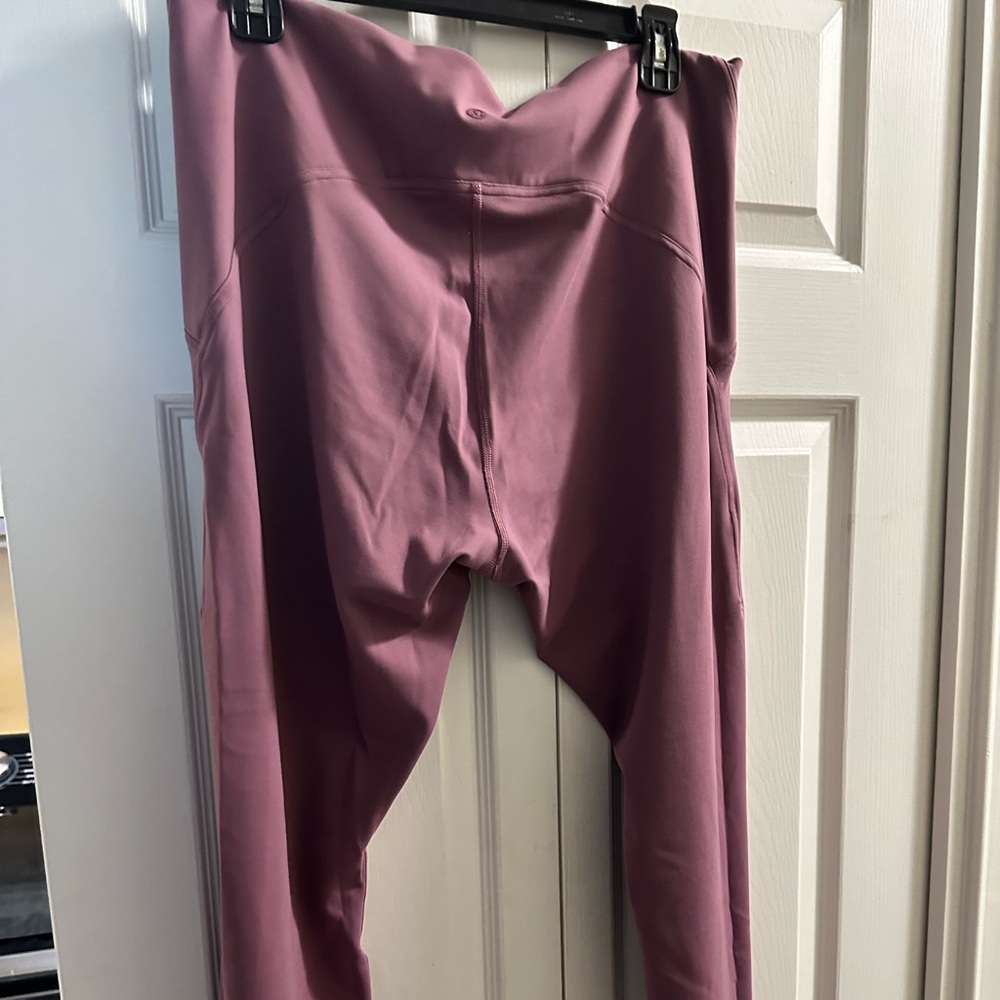 Lululemon Athletica Mauve Leggings 16